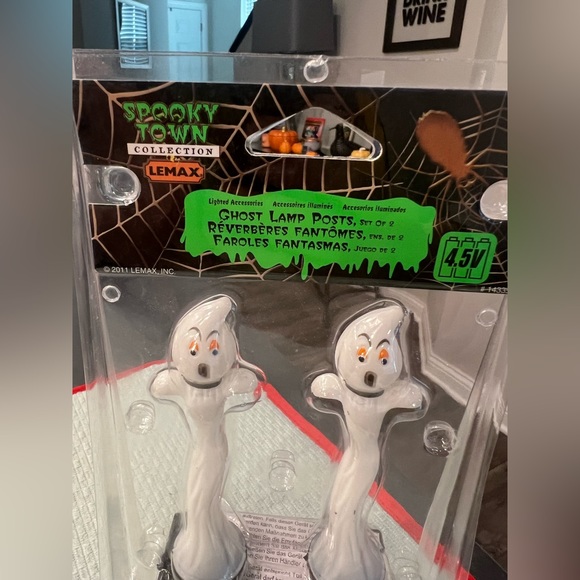 NIB! Retired! Lemax Spooky Town Ghost Light Posts!! - Picture 6 of 8
